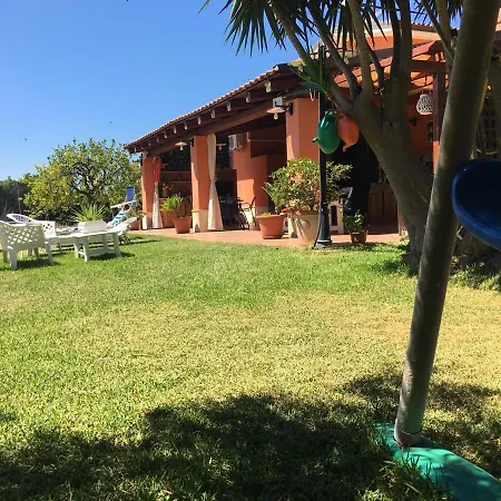 La Stanza Delle Muse In Con Piscina Alloggio in famiglia Fontane Bianche