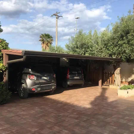 La Stanza Delle Muse In Con Piscina Alloggio in famiglia *